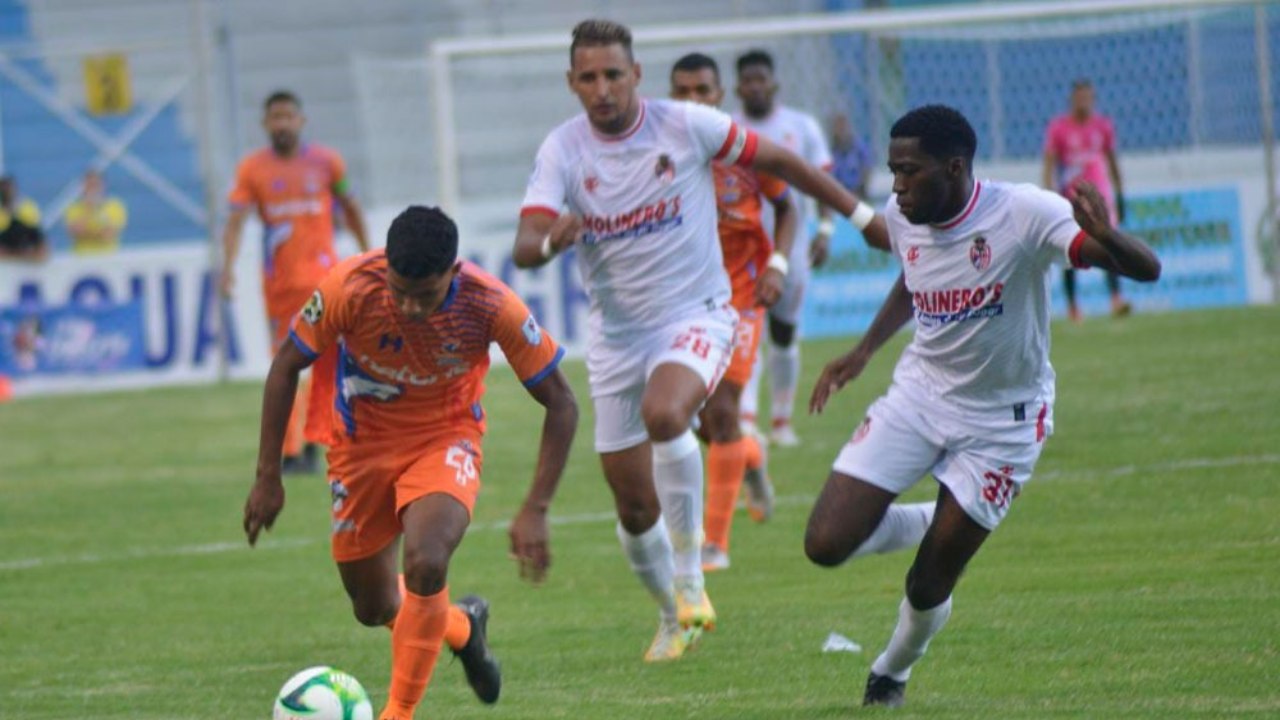 Real Sociedad rescata el empate en su visita a los Lobos de la UPNFM en Choluteca