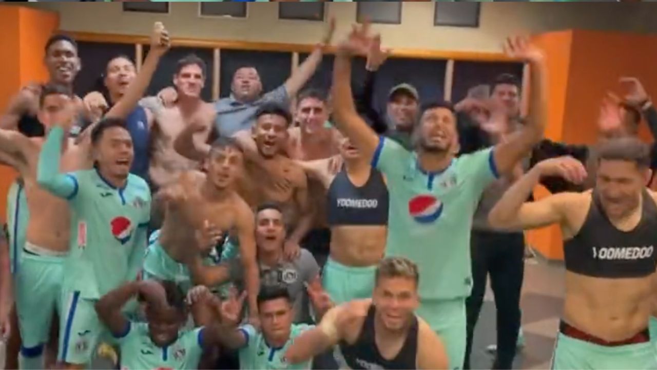 Jugadores de Motagua protagonizan tremendo festejo tras el batacazo ante Pachuca