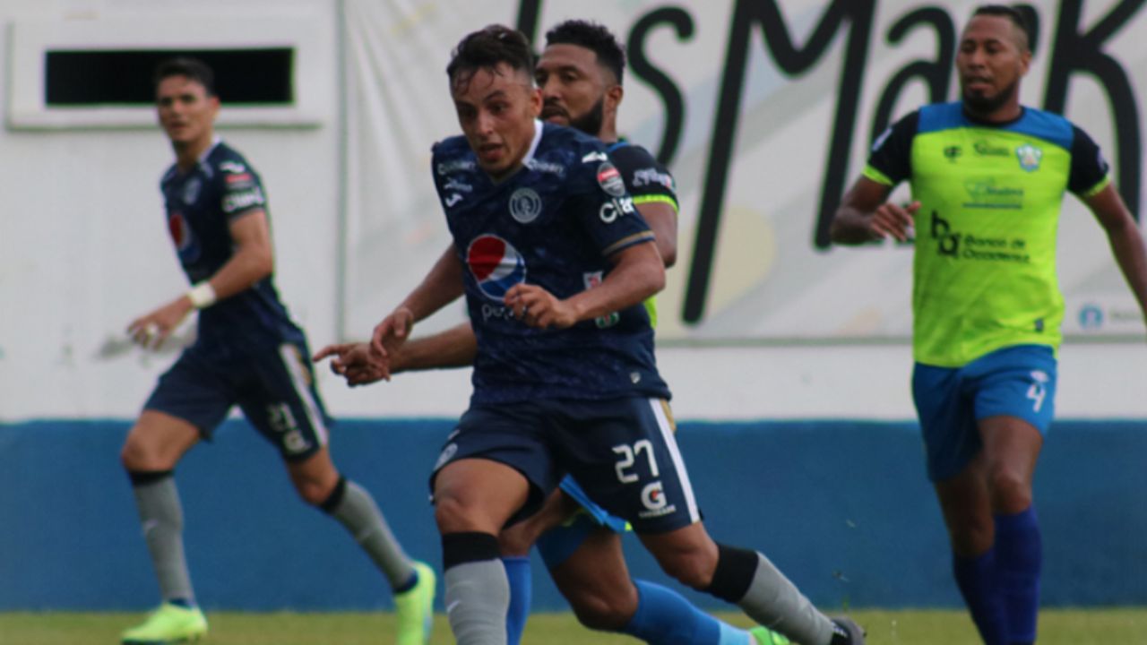 Olancho FC le baja el vuelo al Motagua con un autogol de Wesly Decas