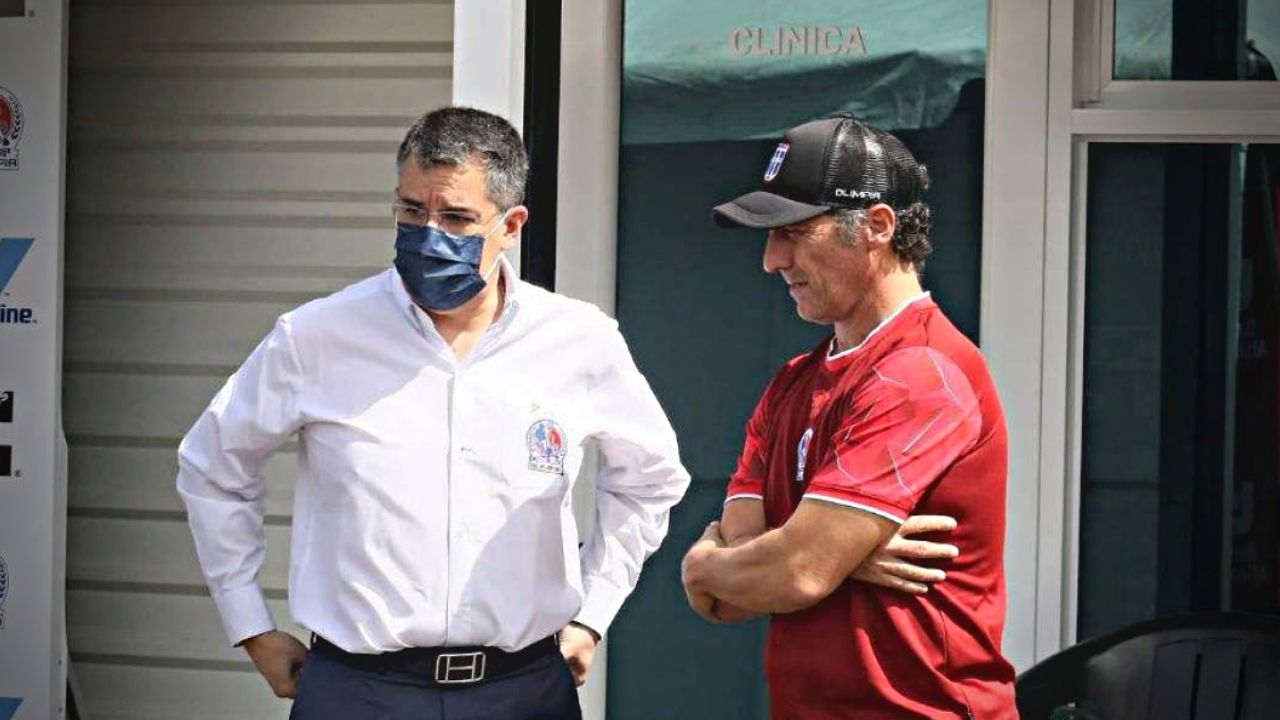 Rafael Villeda revela cuándo decidirá el futuro de Pedro Troglio en Olimpia