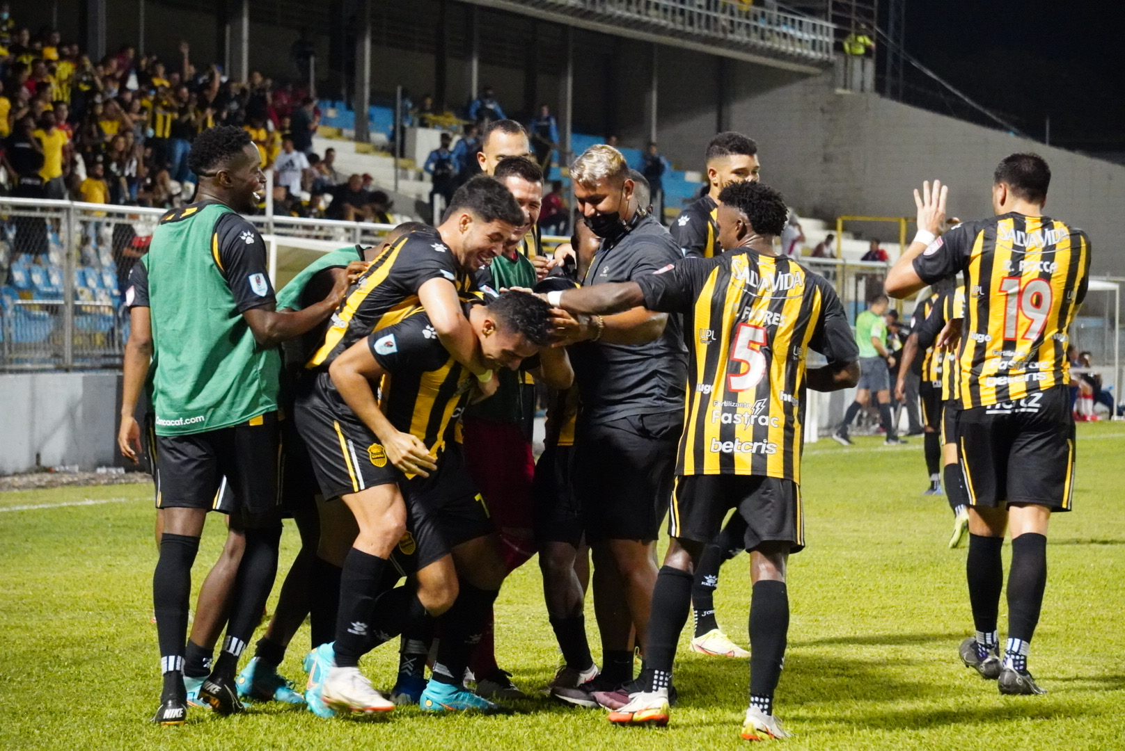 Real España clasificó a octavos de final al quedar en tercer lugar de la Liga Concacaf 2022. Foto: Inter Honduras