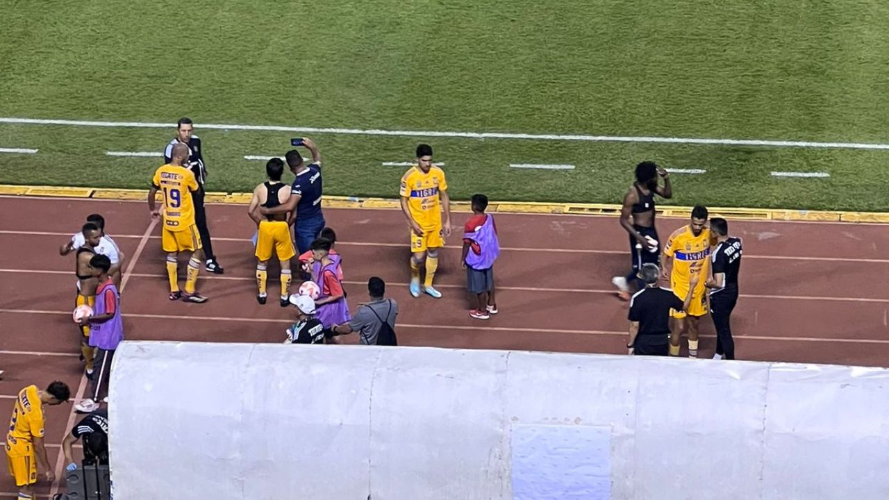 Jugador de Tigres protagonizó tremendo gesto con el Buho Meléndez