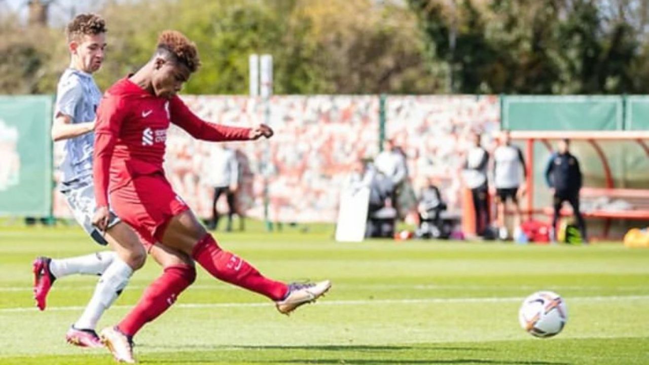 Keyrol Figueroa volvió a anotar Hat Trick con el Liverpool en tiempo récord