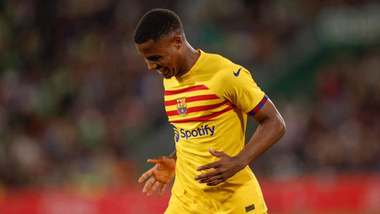 Barcelona golea al Elche y se acerca cada vez más al título de LaLiga