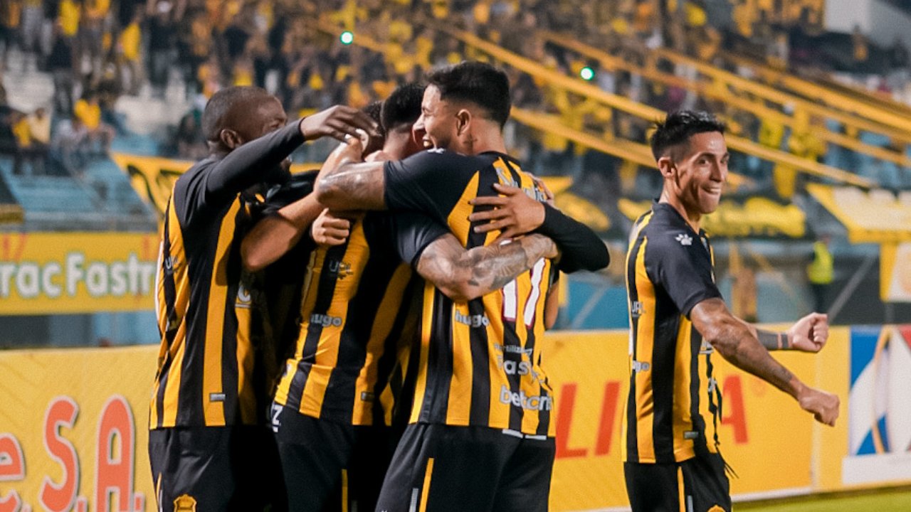 Real España se refuerza y ya tiene su primer fichaje para el próximo torneo de Liga Nacional