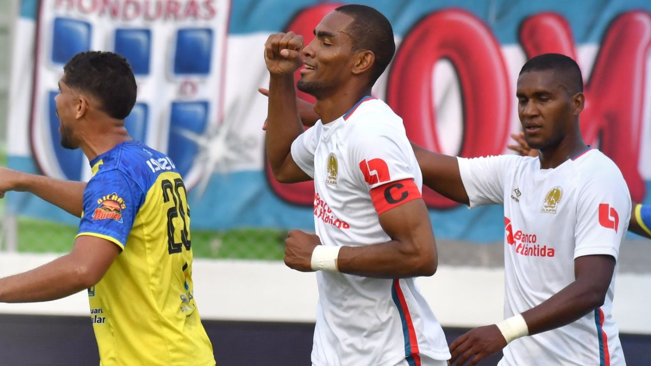 Olimpia golea sin piedad al Victoria con un hat-trick de Jerry Bengtson