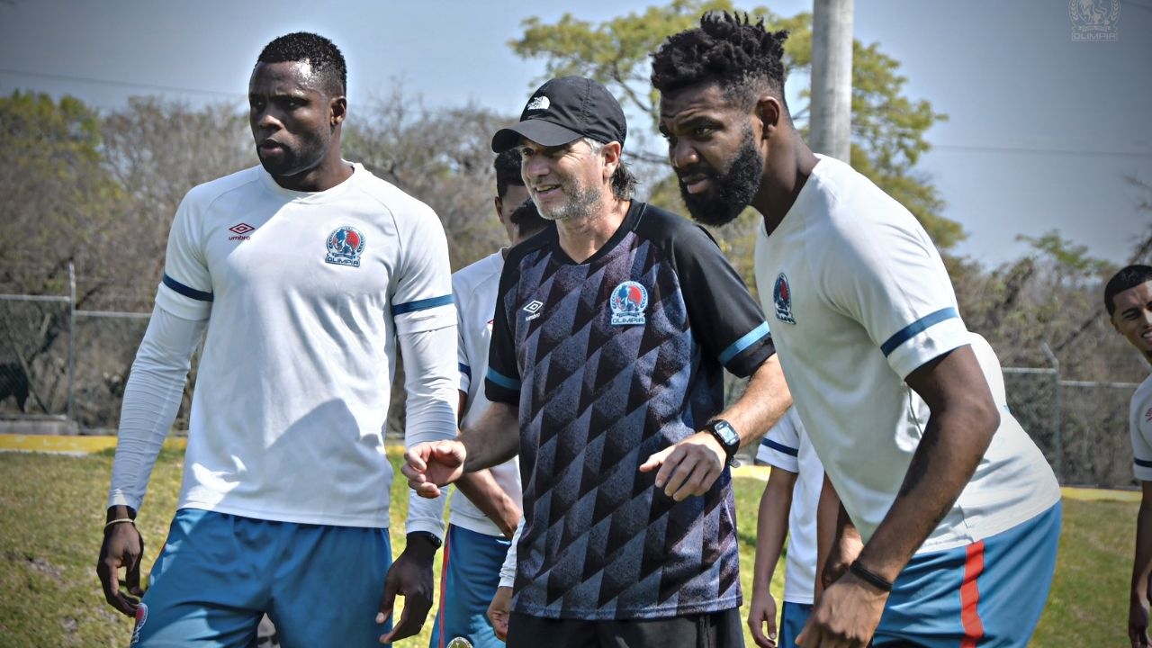 Olimpia pierde por lesión a pieza clave contra Lobos UPN y genera preocupación previo a Liguilla