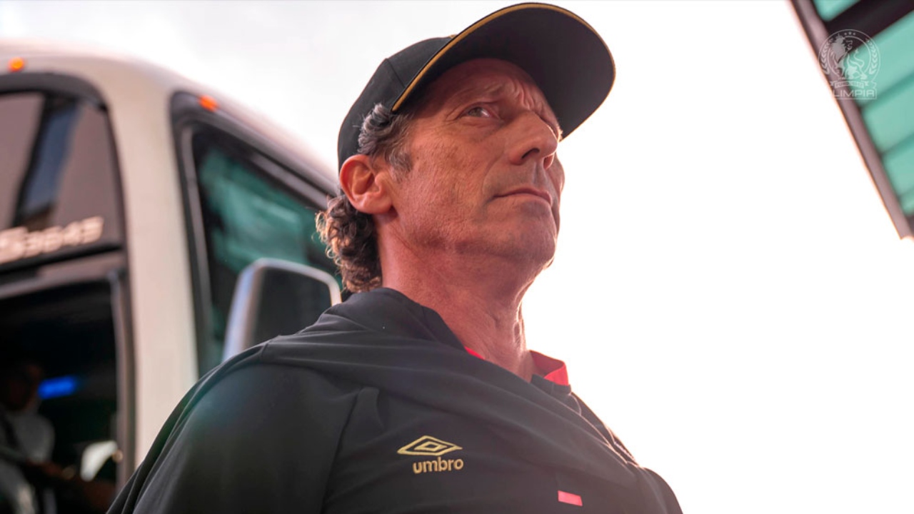 Pedro Troglio reconoce ofertas del extranjero y se refiere a su futuro en Olimpia