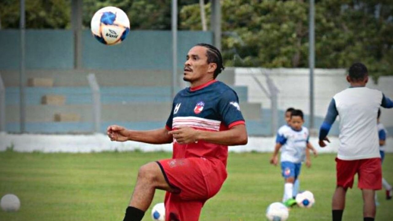 Rambo de León es contratado por nuevo equipo pese a que anunció su retiro
