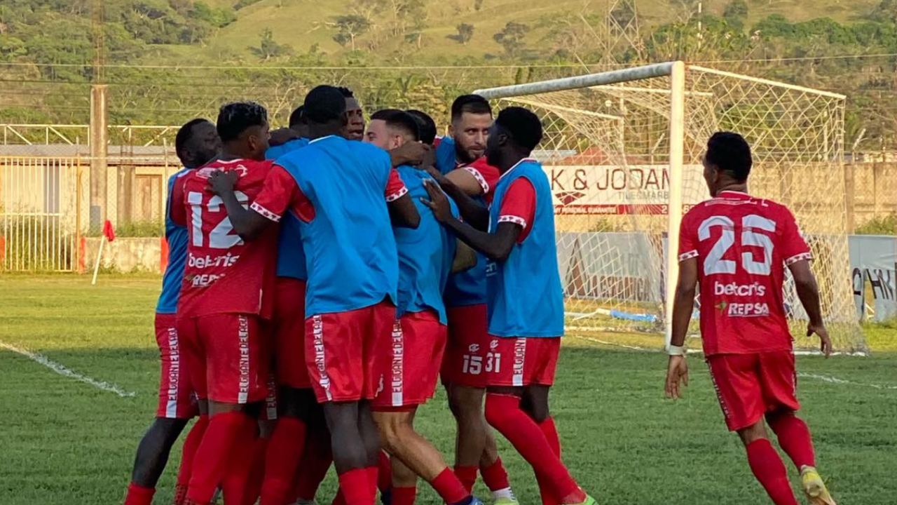 Real Sociedad se baja al Vida con triunfazo en Tocoa para meter presión al descenso en Honduras