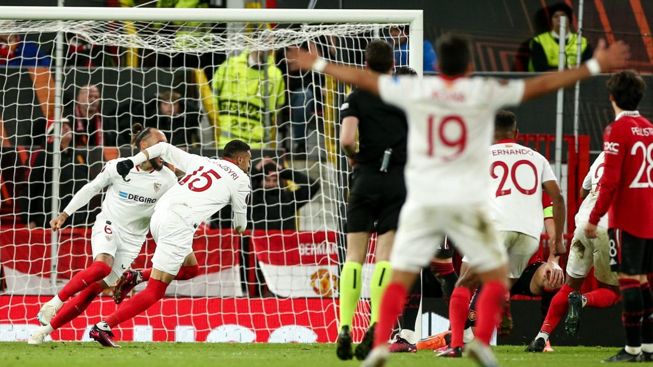 Sevilla arranca dramático empate al Manchester United en Old Trafford