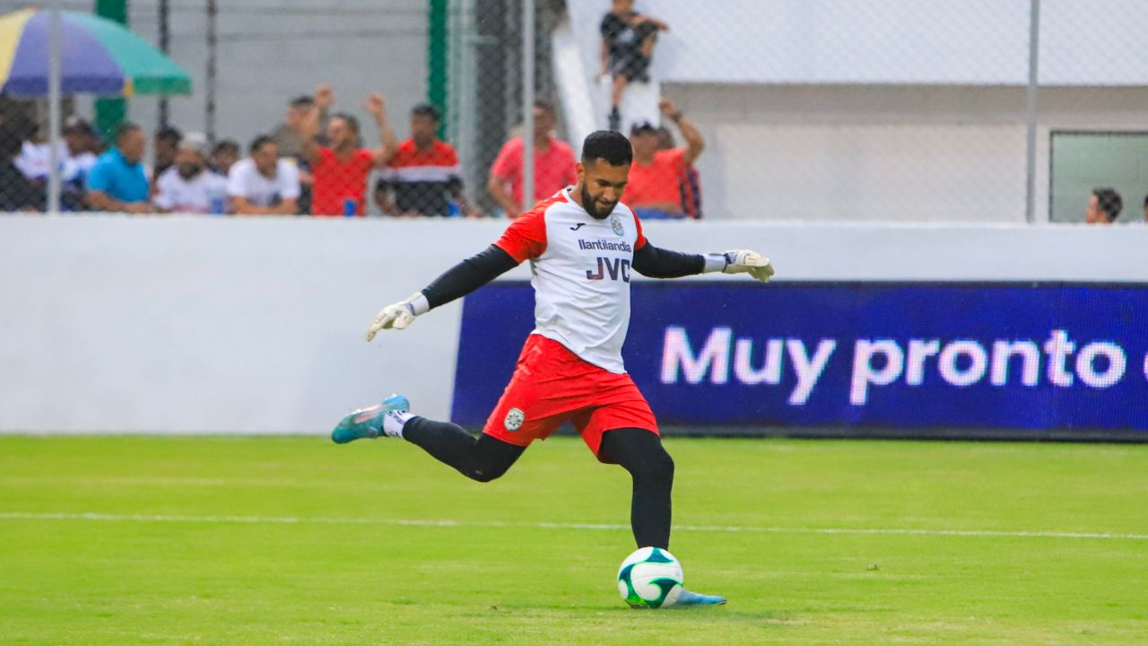 César Samudio recibió premio a pesar de haber sido eliminado contra Olimpia