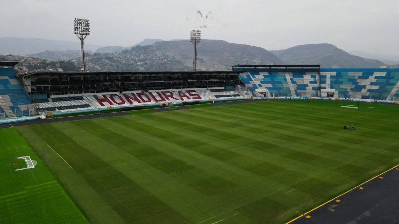 Grama del estadio Nacional Chelato Uclés es pulida para recibir a su tercer equipo