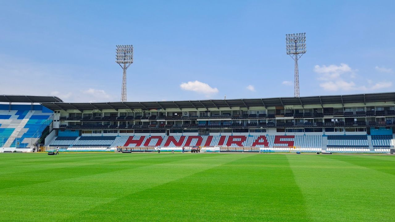 Muestran los últimos avances de la grama del estadio Nacional Chelato Uclés