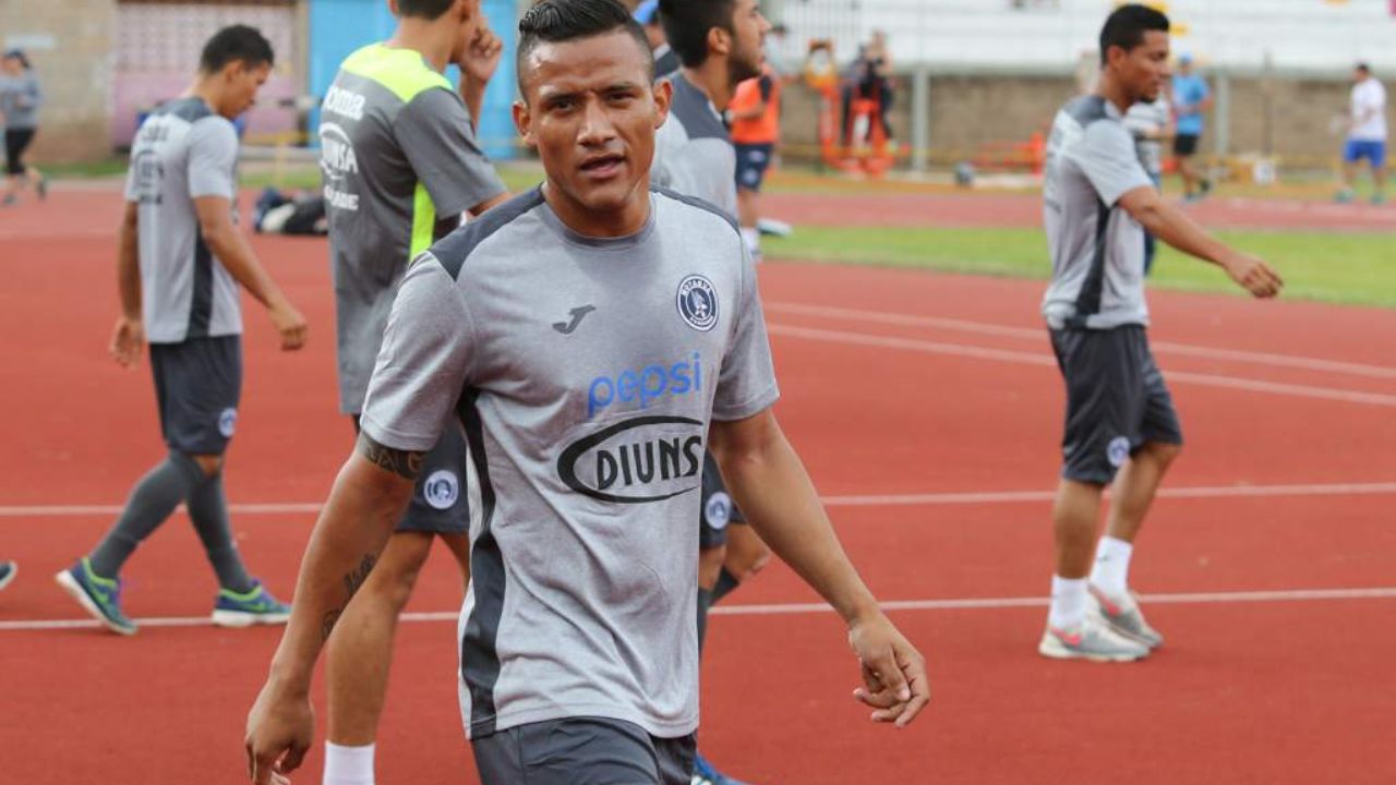 Luis Garrido se prepara para jugar en su quinto equipo en el fútbol hondureño