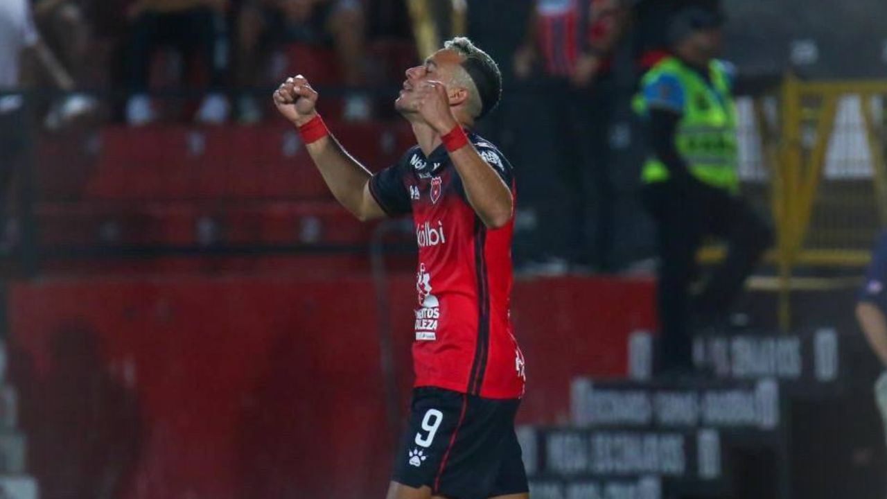 Ángel Tejeda tendría impensado equipo en Liga Nacional de cara al Apertura 2023