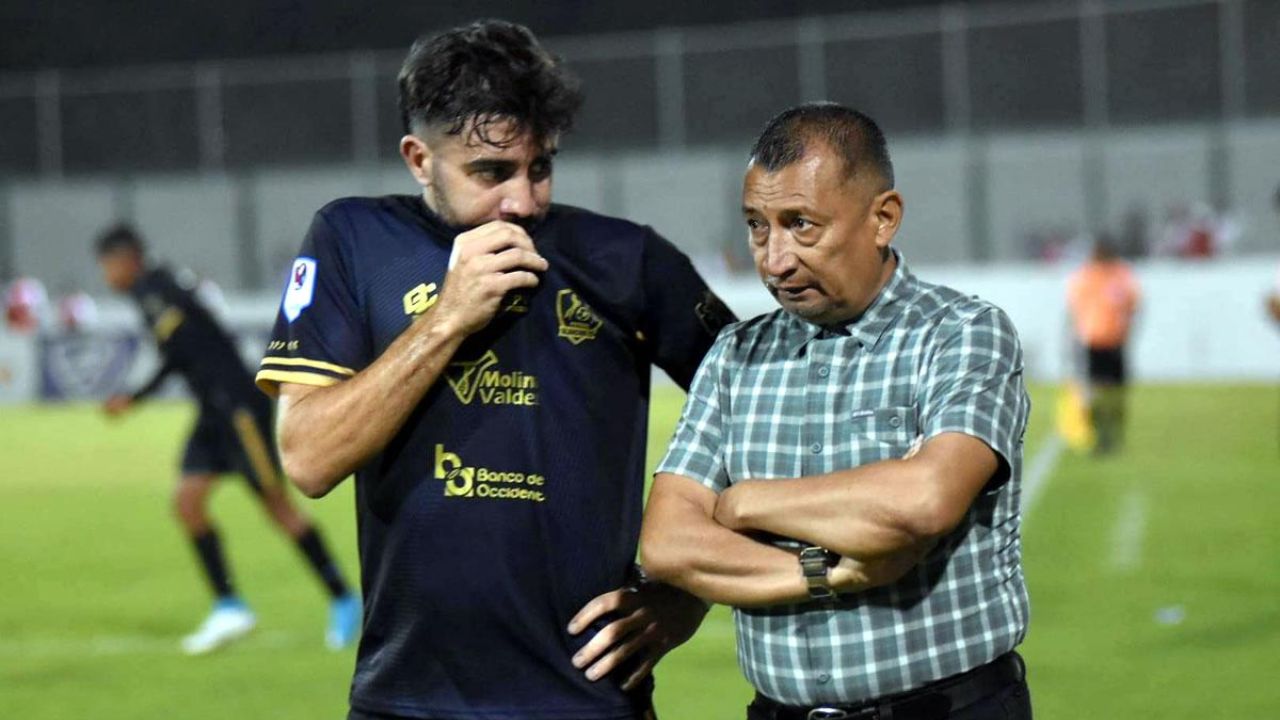 Humberto Rivera suelta noticia que preocupará a la afición del Olancho FC previo a la final
