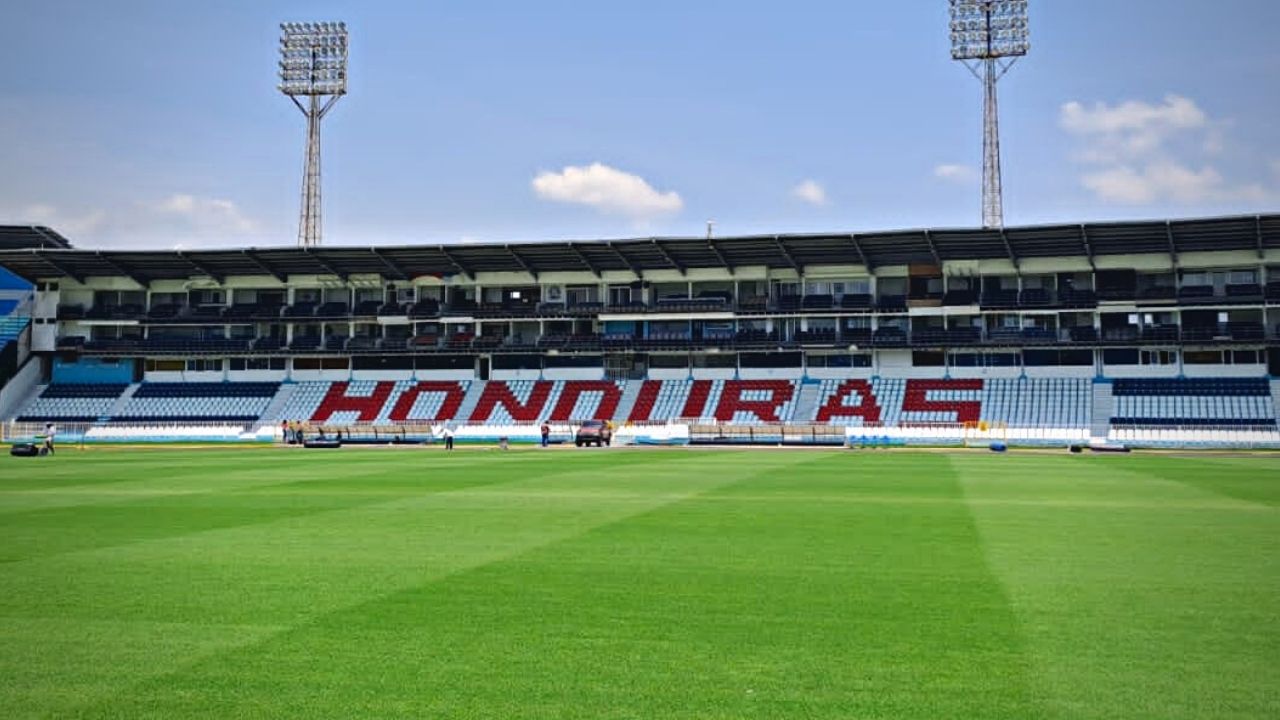 Final entre Olimpia y Olancho FC podría no ser el primer partido de la nueva grama del Nacional Chelato Uclés