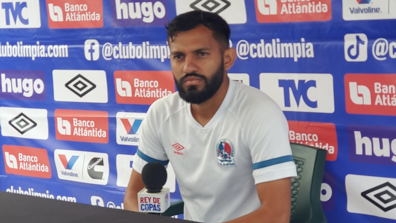 Jorge Álvarez responde a los elogios de Troglio que lo ubican como el 'mejor volante' de Honduras