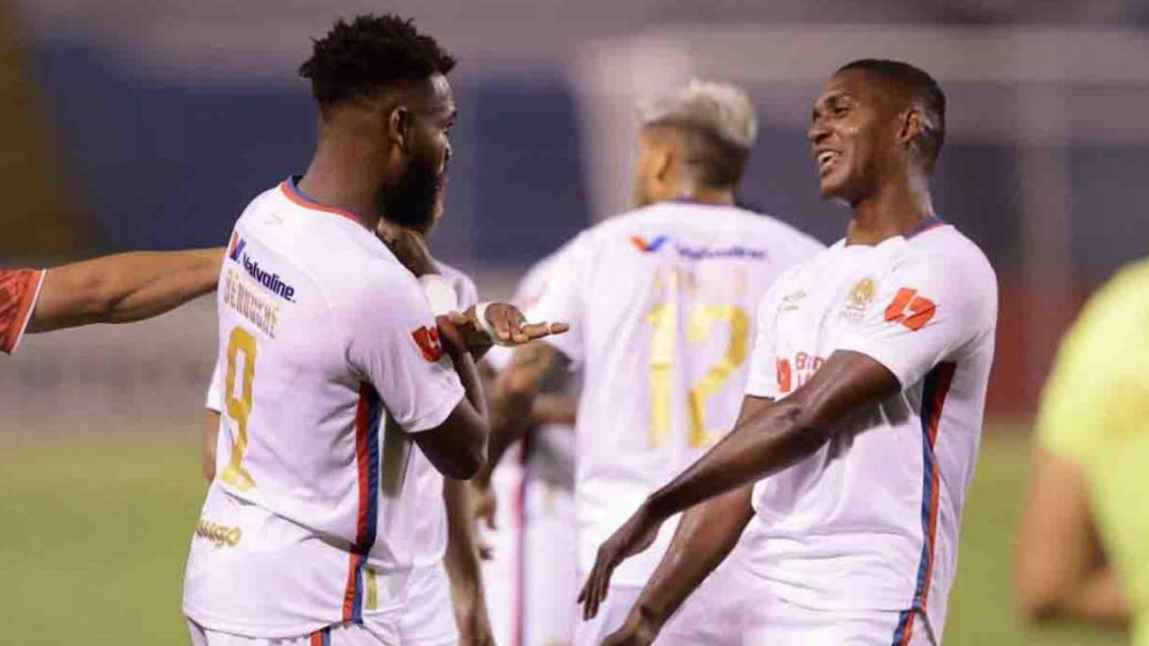 Figura de Olimpia destapa su futuro de cara a la siguiente temporada ¿Se va?