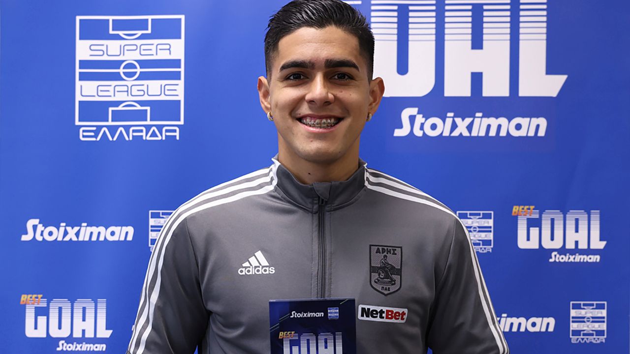 Luis Palma es premiado por su gol olímpico en Grecia y sube aún más su cotización
