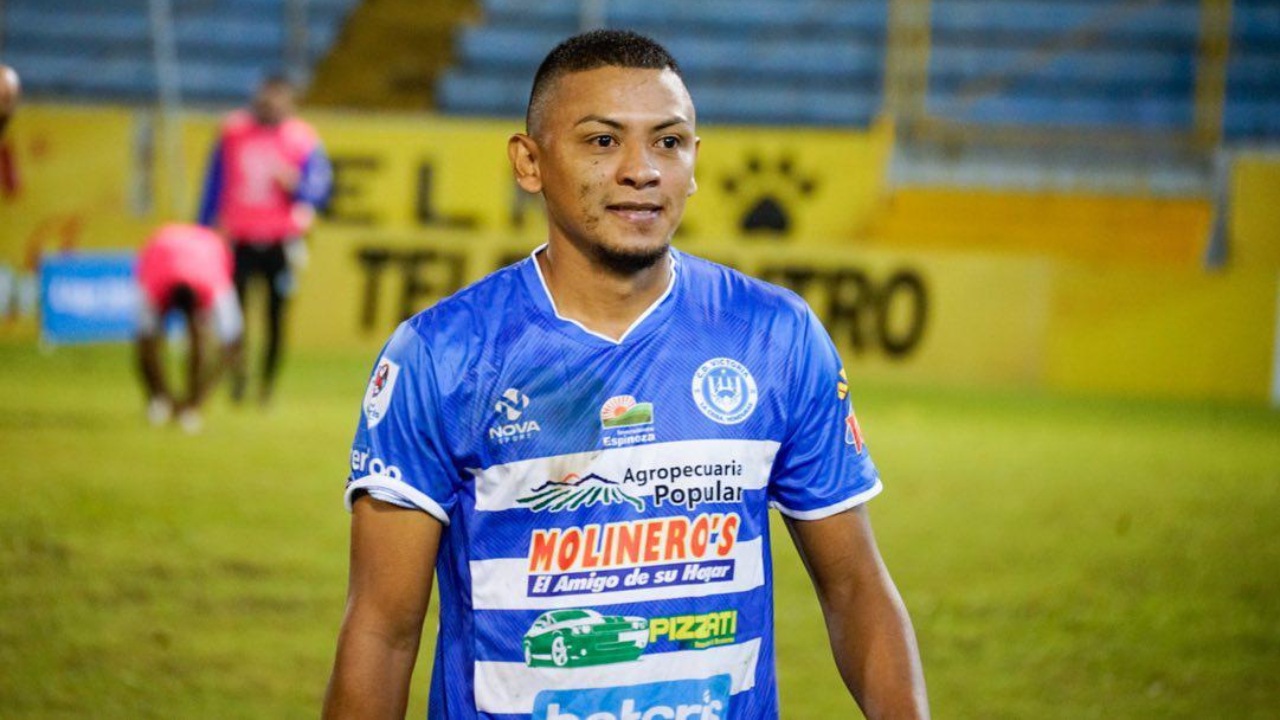 Alexy Vega define su futuro y Victoria en graves problemas tras el Clausura 2023