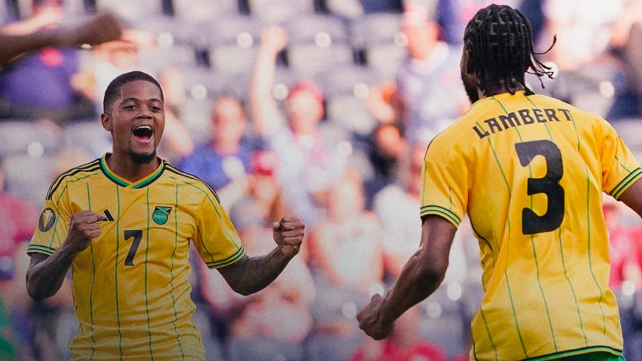 Jamaica pone un pie en cuartos de Copa Oro al golear a Trinidad & Tobago