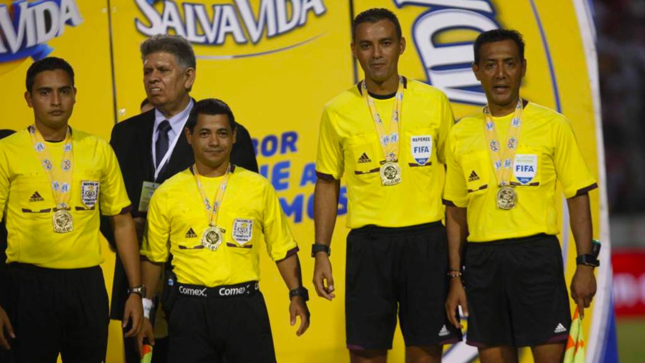 Árbitro hondureño anuncia su retiro de la Liga Nacional para este año