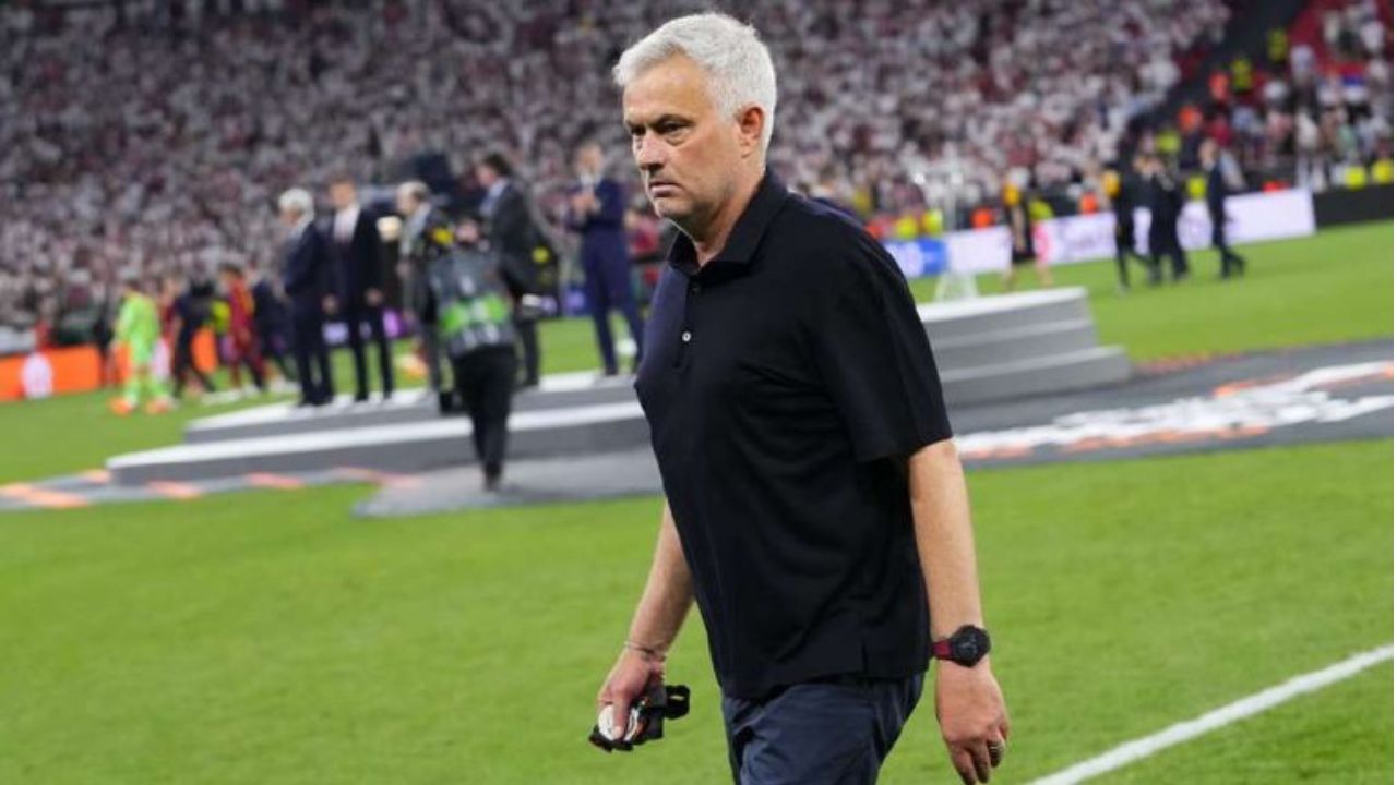 José Mourinho será sancionado por insultos al equipo arbitral tras la final de la Europa League