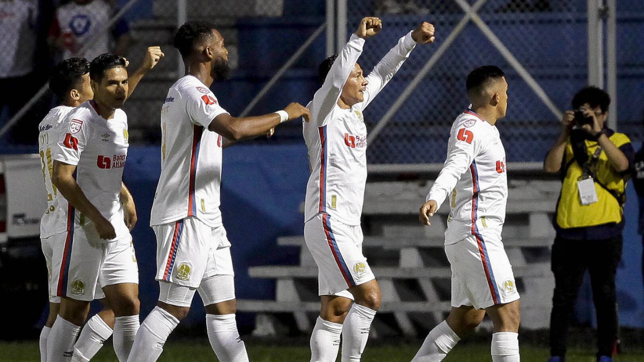 Olimpia sorprende con mensaje a uno de los jugadores que aficionados quieren que vuelva
