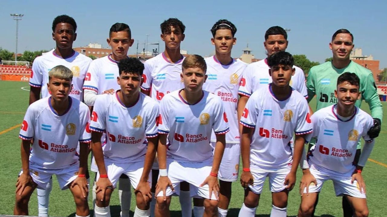 Olimpia sueña con un nuevo título al instalarse en semifinales de torneo en España
