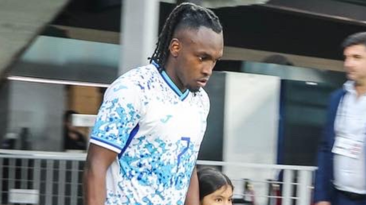 Alberth Elis rompe el silencio y explica cómo está el grupo, pese a los imprevistos de Honduras
