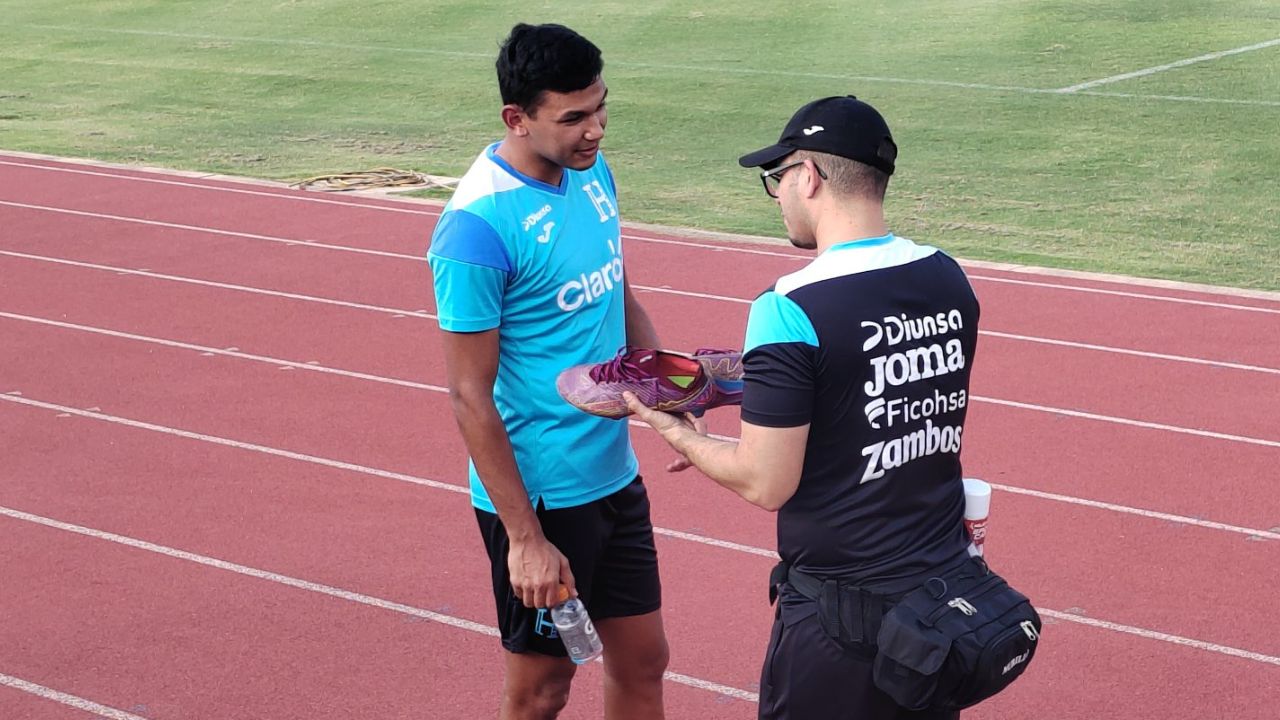 Luis Vega sale a aclarar si está lesionado a días del debut de la H contra México