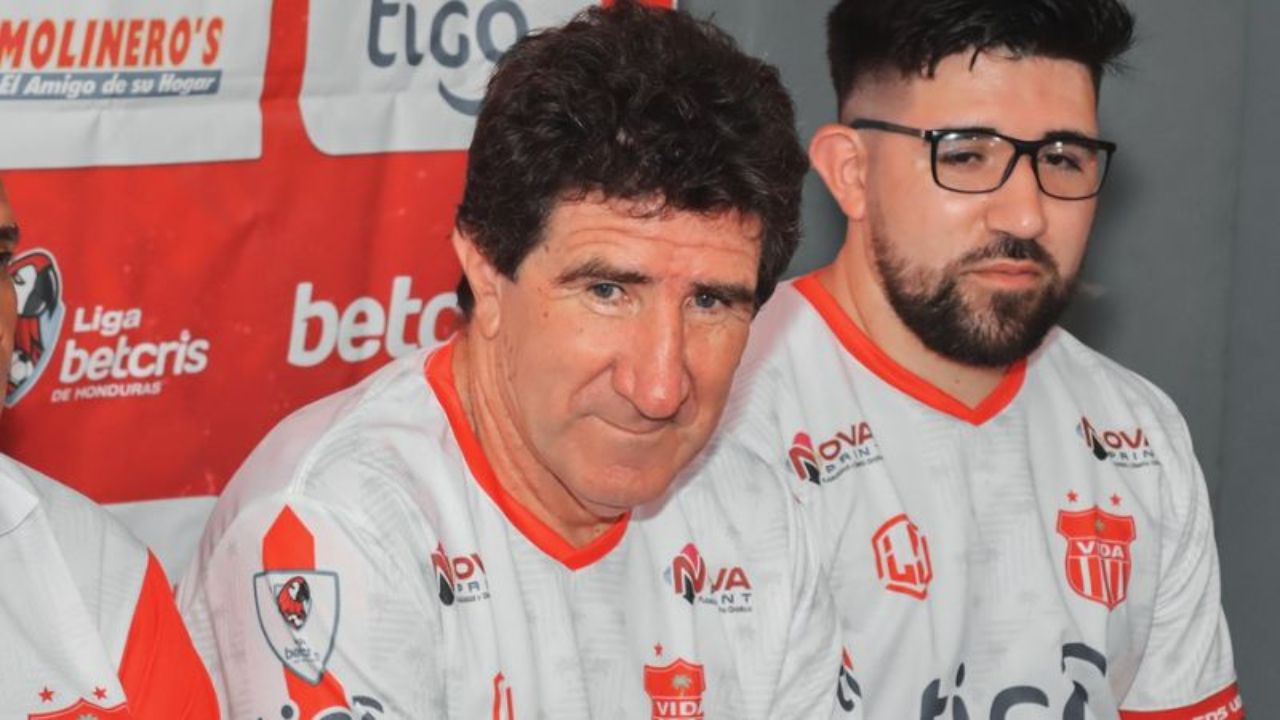 Héctor Vargas confesó que un jugador le dañó su carrera en el Real España