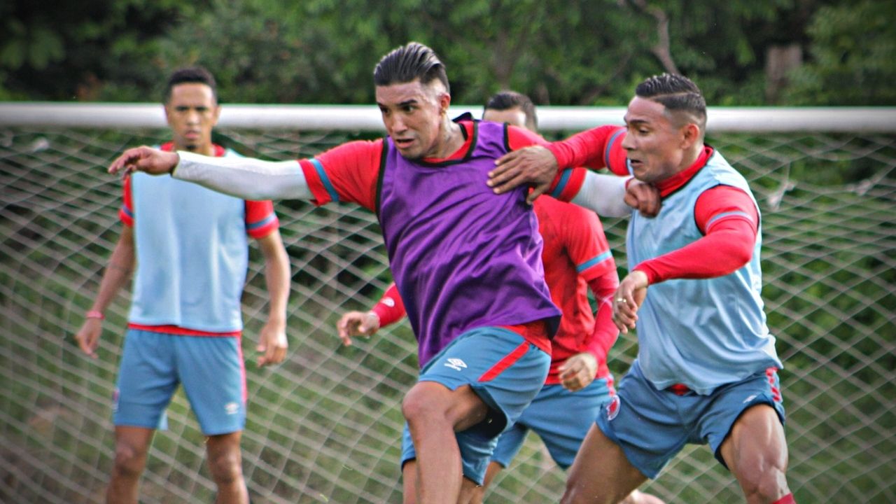 La inesperada decisión de Michaell Chirinos previo a la gira del Olimpia en Estados Unidos