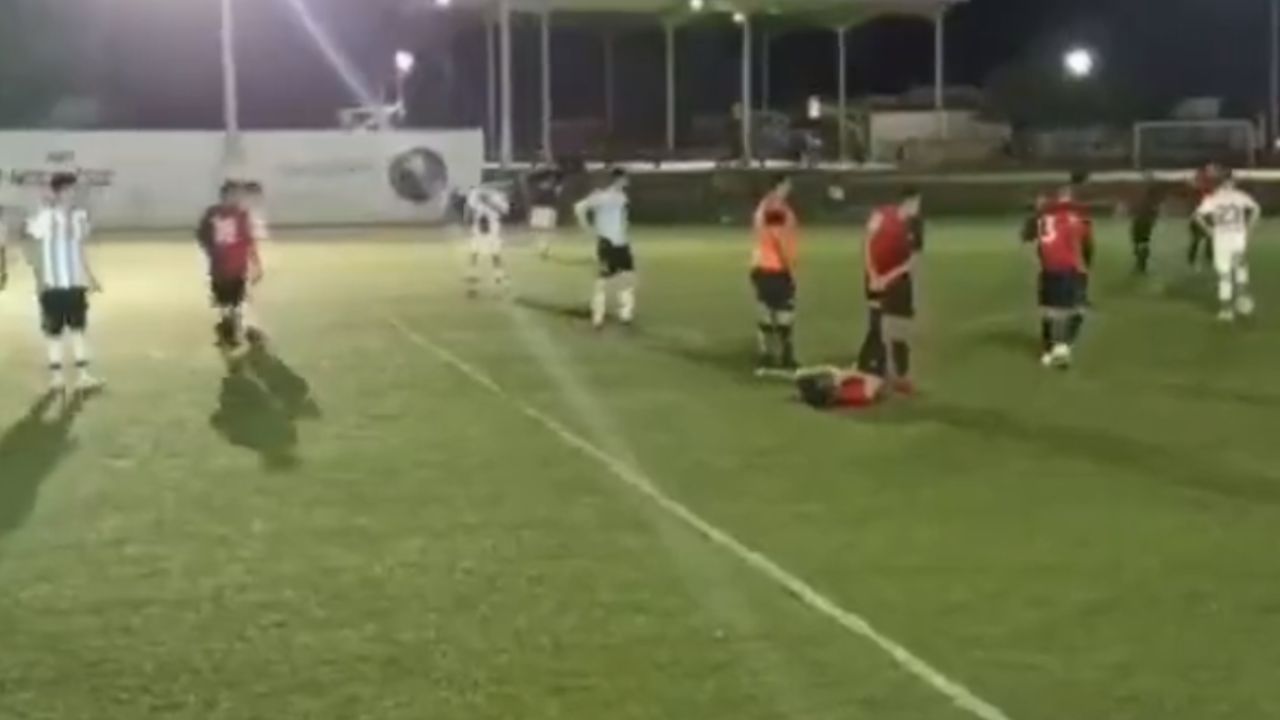 Entrenador en México fue asesinado en pleno partido y queda grabado en vídeo
