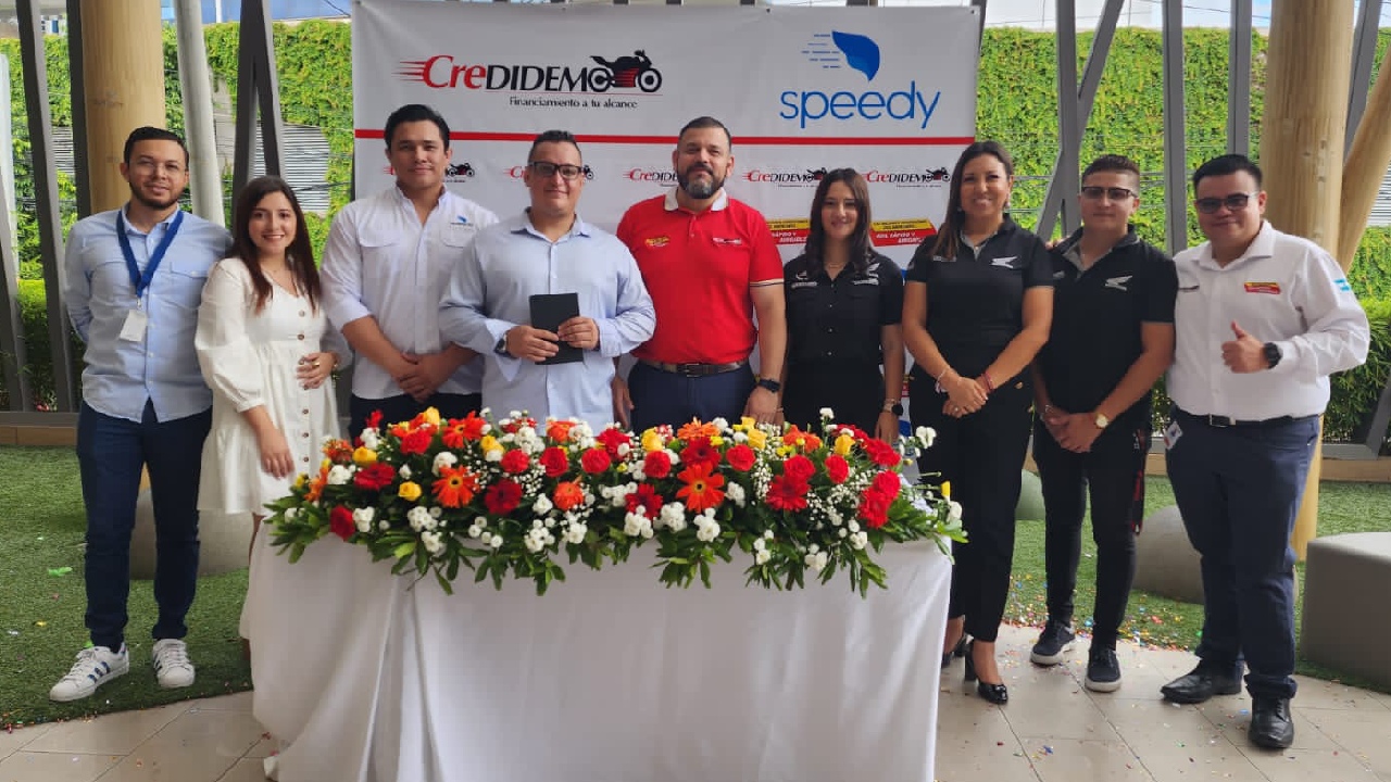 Adquiere la moto de tus sueños: A toda velocidad con Speedy y Credidemo