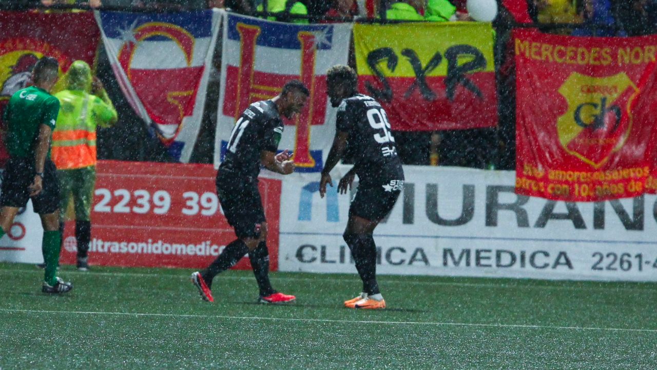 Alex López le da nuevo triunfo al Alajuelense antes de recibir al Motagua