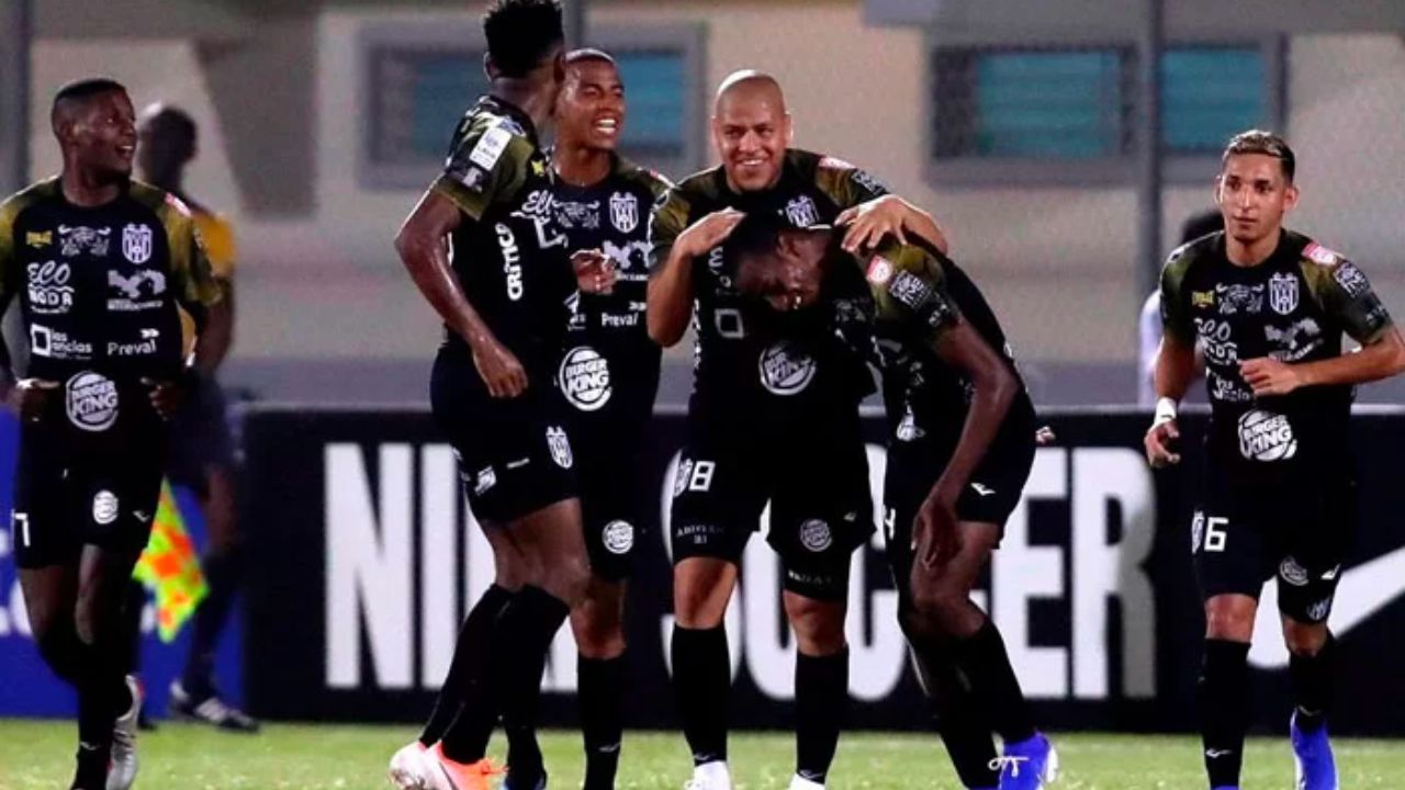 Independiente de Panamá goleó al FAS y saca al Olimpia de la Copa Centroamericana