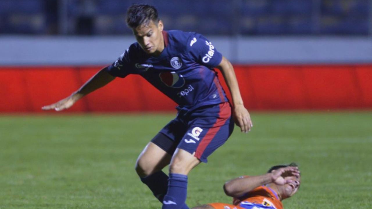 Diego Auzqui, exjugador del Motagua, fue presentado por su nuevo equipo en Honduras