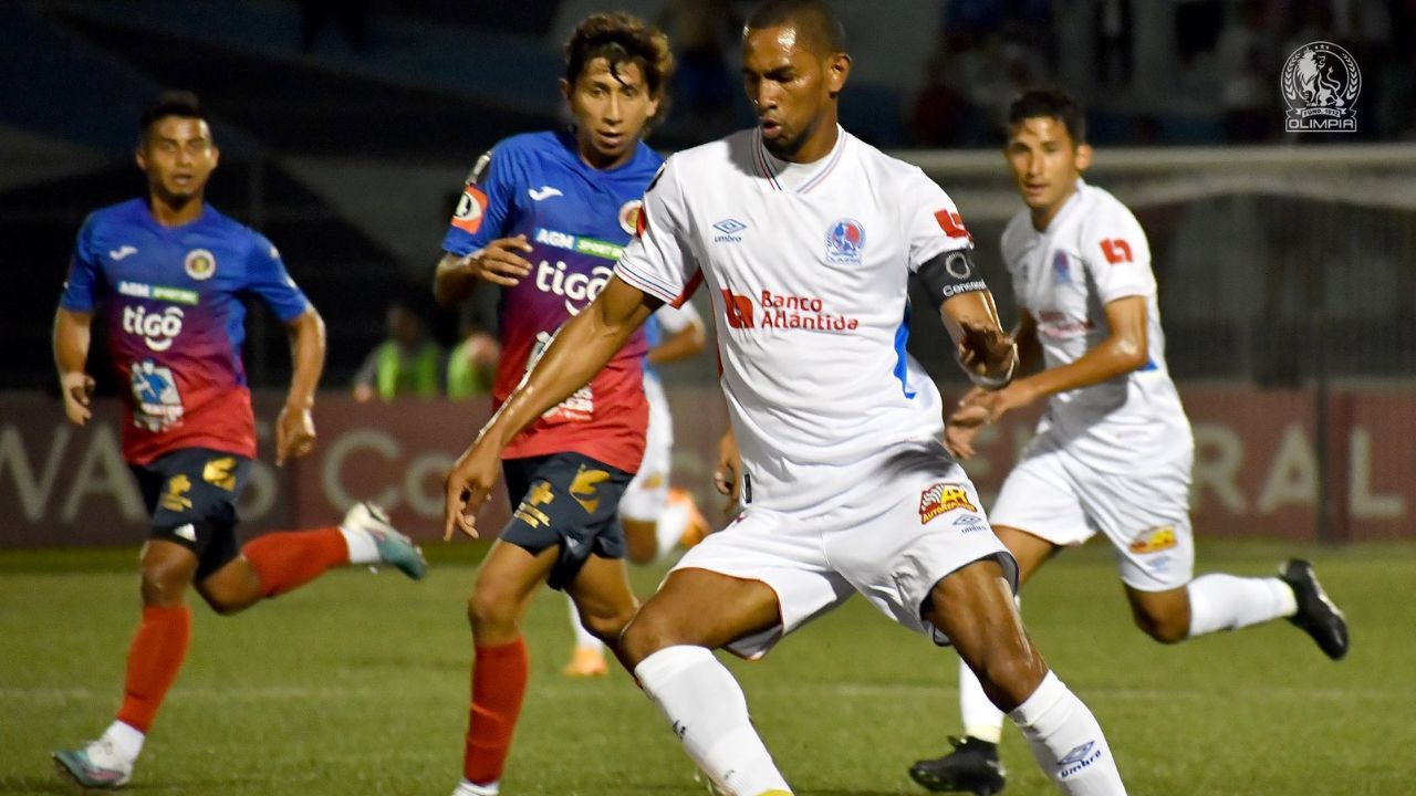 Olimpia le ganó al FAS y sigue con vida en la Copa Centroamericana