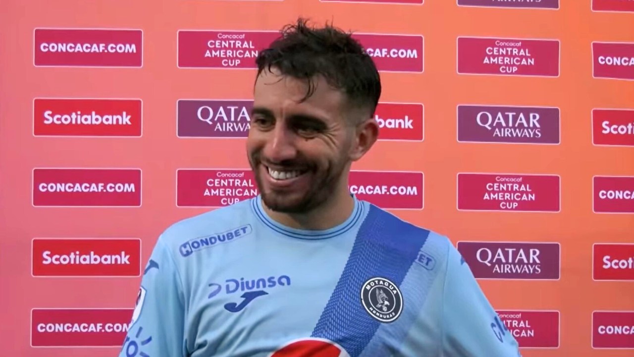 Agustín Auzmendi reacciona tras anotar hat-trick con Motagua en la Centroamericana