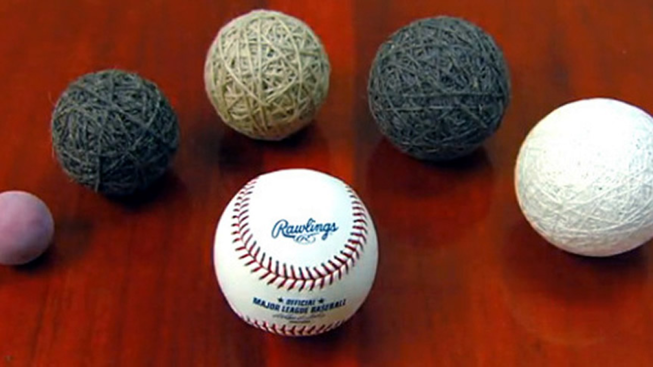 ¿Cuántas costuras tiene una pelota de beisbol, de qué material están hechas y qué velocidad alcanzan?