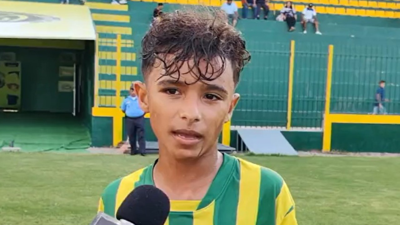 Jugador hondureño de 14 años lanza tremenda advertencia tras su debut con Parillas One: 'Tengo cojones'