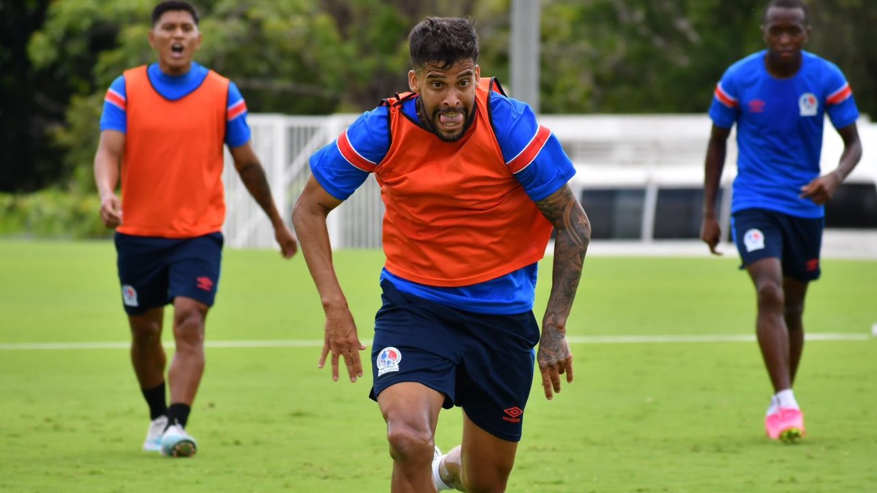 Gabriel Araújo defiende a Olimpia de las críticas y explica el por qué de la caída en Estelí