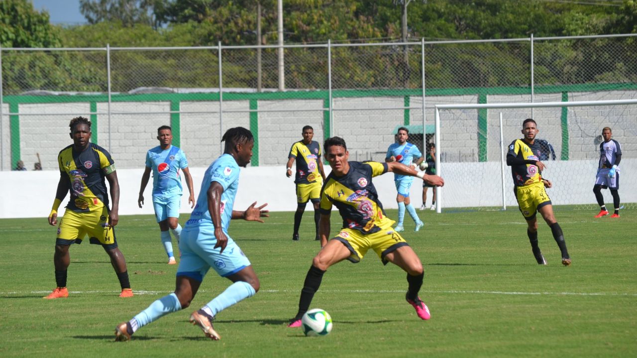 Génesis Comayagua le planta cara a  Motagua en su debut en primera división