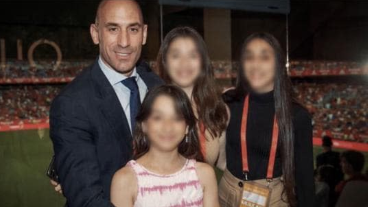 ¿Quién es la madre de las hijas de Luis Rubiales?, así es Manuela Delicado Vega y a esto se dedica