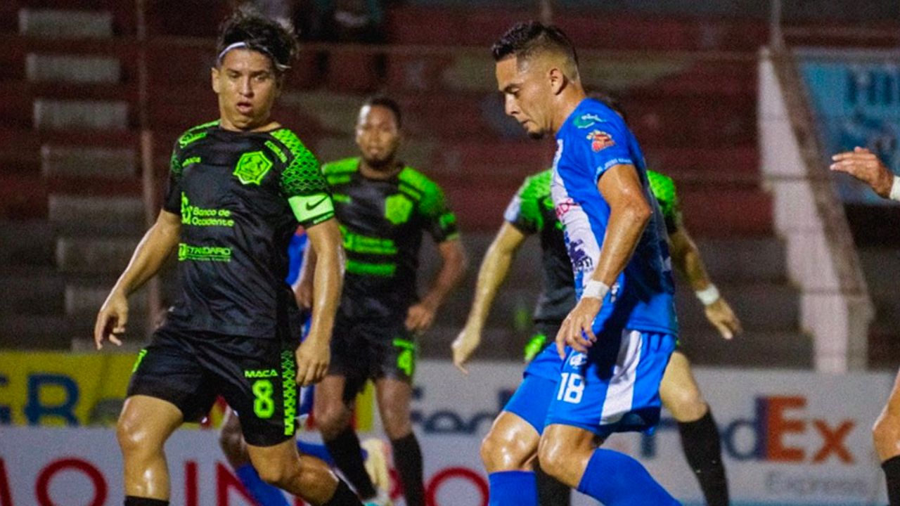 Victoria y Olancho FC empataron en un intenso partido en La Ceiba