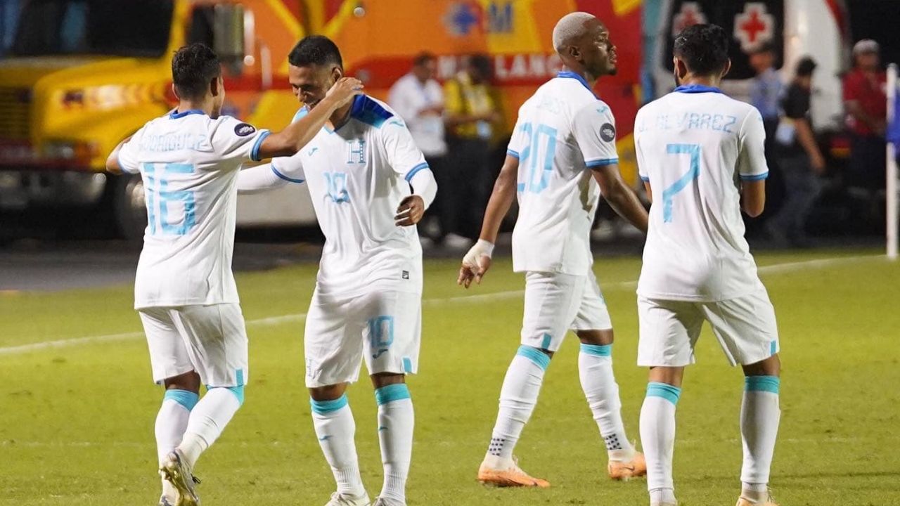 Concacaf escoge a jugador hondureño en el once ideal de la Nations League