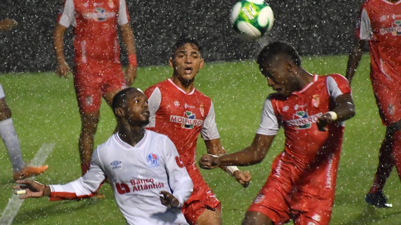 Olimpia propinó paliza al Real Sociedad y mira desde arriba al resto de equipos